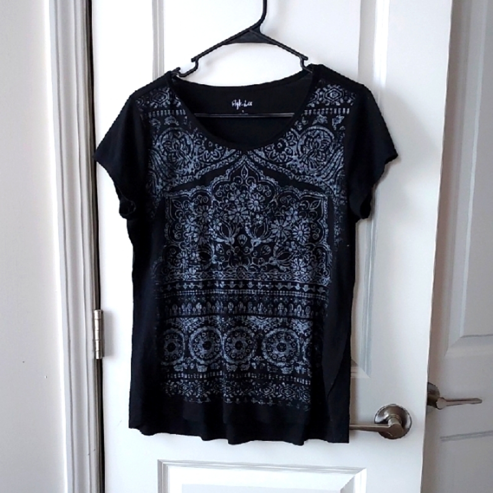 Style & Co. Short Sleeve Tee Black With Design Pattern On Front Small